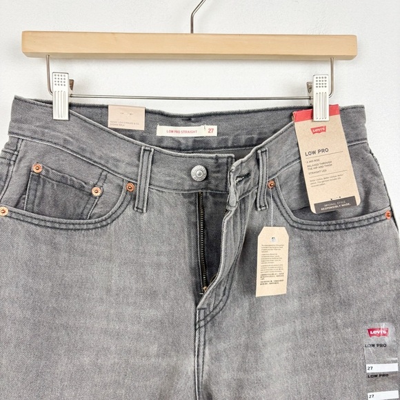 NWT Levi’s Women’s Low Pro Gray Happy Accident Jean Sz 27 - Picture 6 of 14